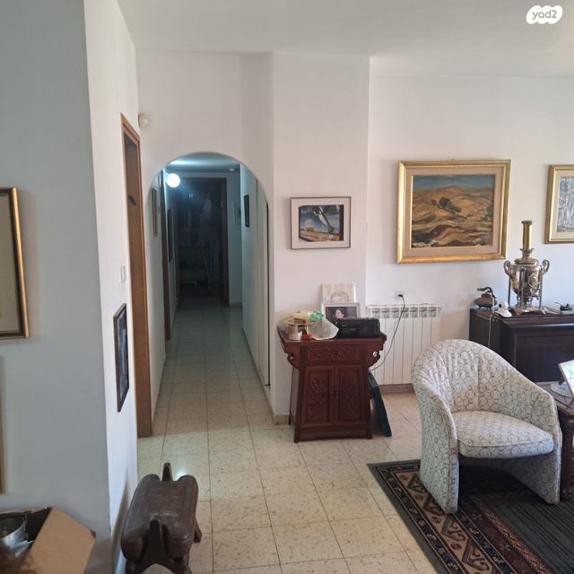 דירה, שדרות ש"י עגנון 4, גבעת הורדים, רסקו, ירושלים