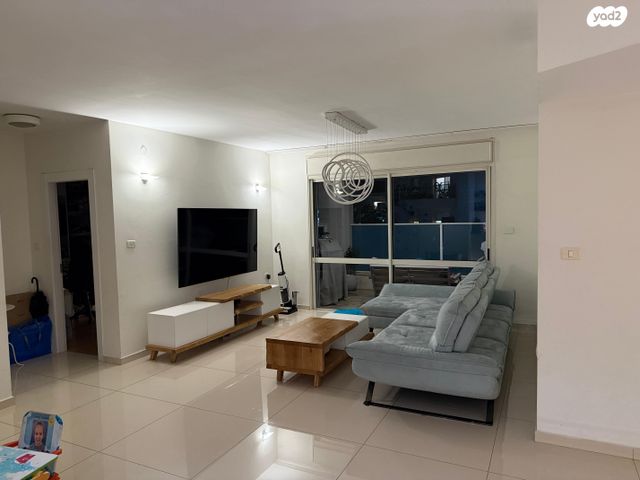 דירה, פנחס חגין 11, כפר גנים ג, פתח תקווה