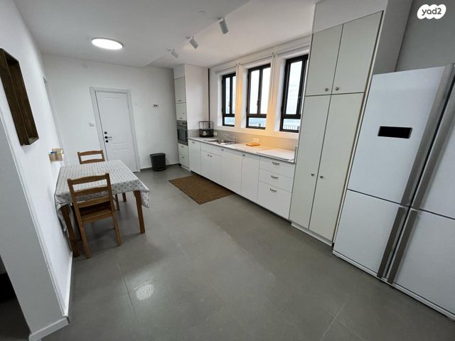 דו משפחתי, יפה נוף 111, בן גוריון, טבריה