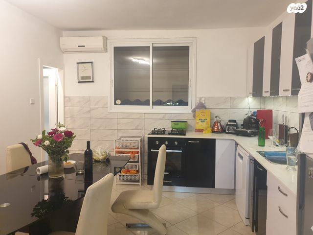 דירה, סמטת בצלאל 7, רמב"ם, ראשון לציון