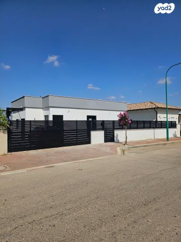 בית פרטי/ קוטג', דרך אלי ביטון 10, אומן, אומן