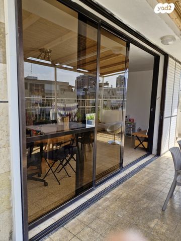 גג/ פנטהאוז, שקדיה 11, שכונת גפן, רמת גן