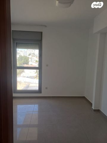 דירה, אברהם פררה 1, הולילנד, ירושלים