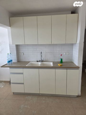 דירה, לוחמי הגטאות 40, דרום, צפת