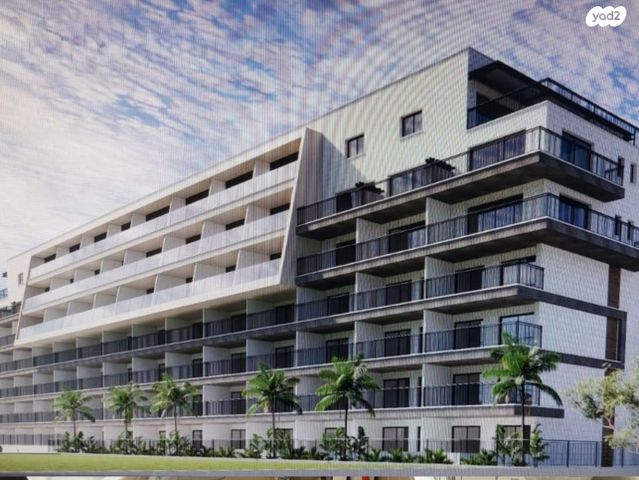 דירת גן, הרב ניסנבאום 36, באבוב, בת ים