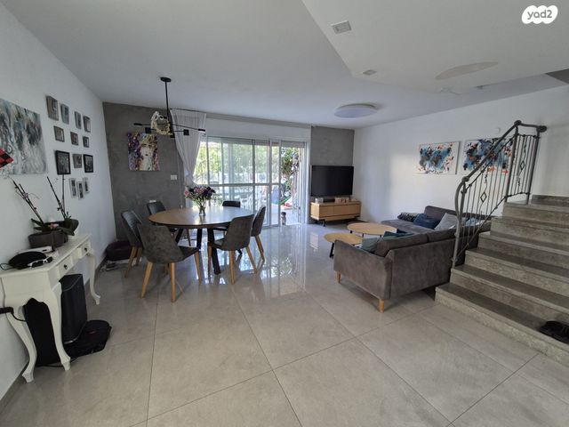 דירת גן, האלמוג 13, נופי סלע, מעלה אדומים