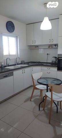 דירה, מעפילי אגוז 10, קרית דוד, רחובות