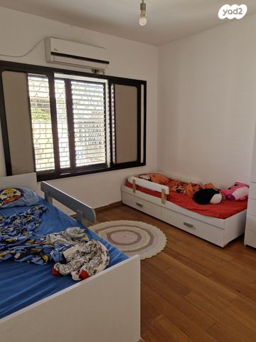 גג/ פנטהאוז, שקדיה 11, שכונת גפן, רמת גן