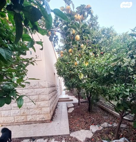 בית פרטי/ קוטג', הפרחים 1, בית השיטה, בית השיטה