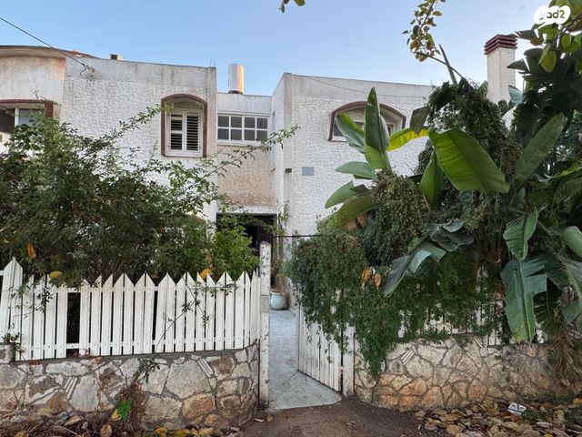 דו משפחתי, נחל הירקון 10, רובע י"א, אשדוד