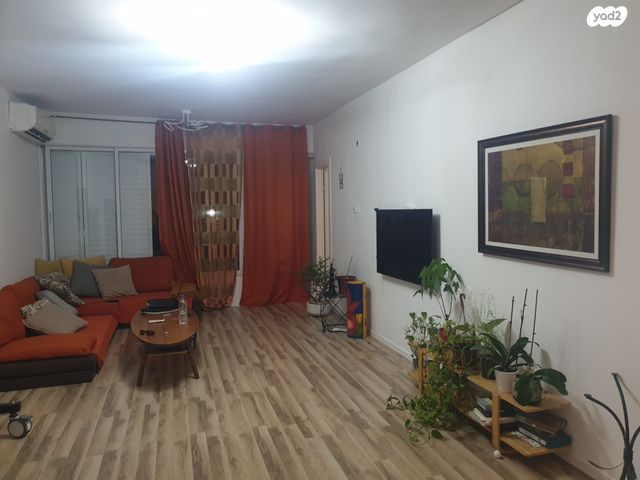 דירה, סמטת בצלאל 7, רמב"ם, ראשון לציון