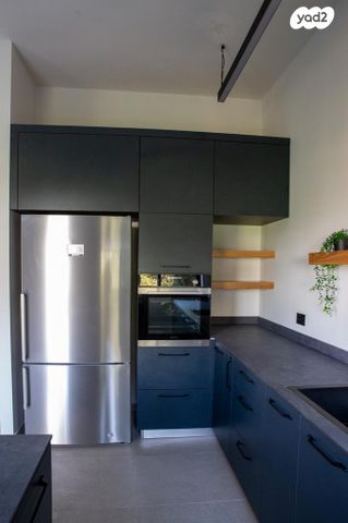 דירה, מדרגות צפת 9, הרצליה, חיפה