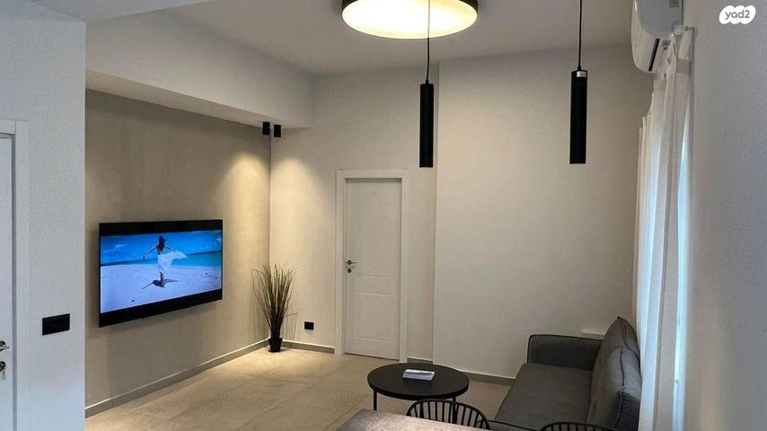 דירה, מדרגות צפת 9, הרצליה, חיפה