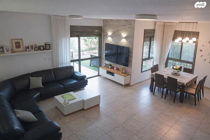 דו משפחתי, קטלב 11, גדרה הצעירה, גדרה