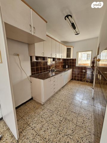 גג/ פנטהאוז, רמח"ל 8, נאות רחל, חולון