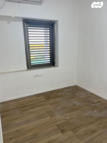 יחידת דיור, הברוש 14, נווה ירק, נווה ירק