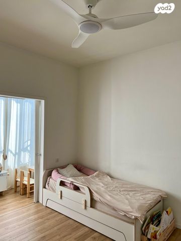 דירה, שפינוזה 10, אברמוביץ', ראשון לציון