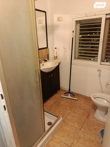 דירה, שדרות רוטשילד 17, מרכז העיר, חדרה