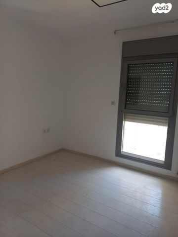 דירה, אברהם פררה 1, הולילנד, ירושלים