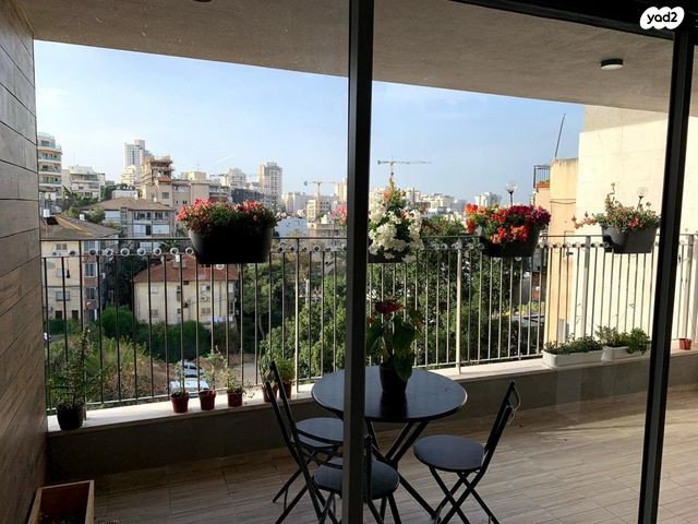 דירה, ז'בוטינסקי 54, ארלוזורוב, גבעתיים