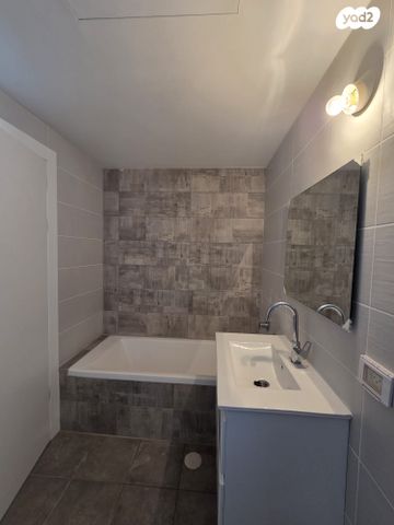 דירה, יונה וולך 7, גרין פארק החדשה, הוד השרון