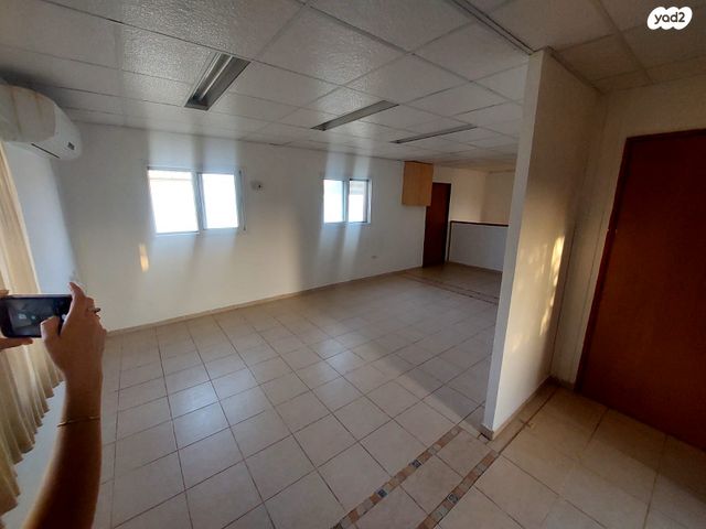 דירת גן, דבורה 1, דבורה, דבורה