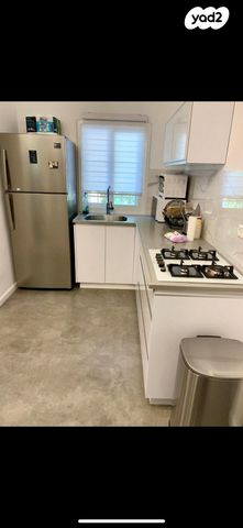 מרדכי היהודי 10