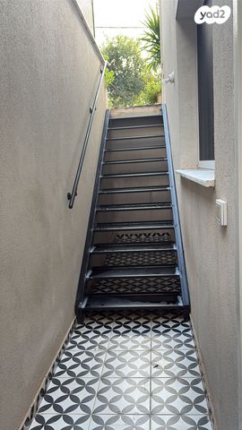 יחידת דיור, המלכים 41, נווה מגן, רמת השרון