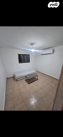 יחידת דיור, חנה סנש 8, שיכון ד, טבריה