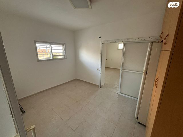 ברל כצנלסון 13