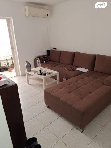 בכור שטרית 7