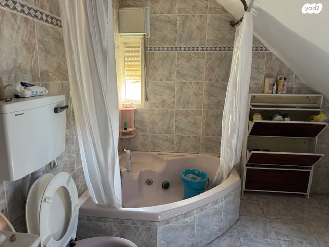 אורי בר און 38