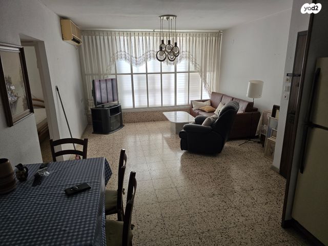 הרב עוזיאל 9