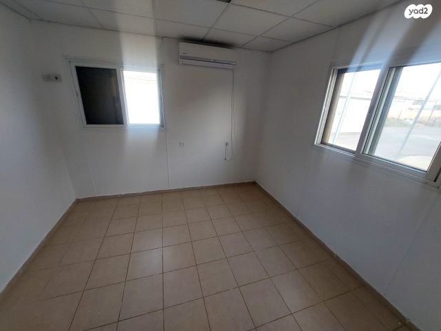 דירת גן, דבורה 1, דבורה, דבורה