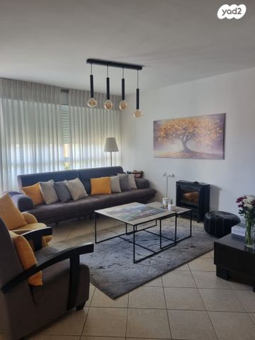 דירה, חנה ומיכאל לוין 20, רביבים, גני ראשון, ראשון לציון