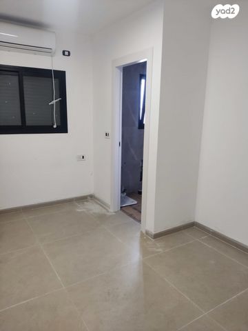 דירה, שדרות העצמאות 57, רוטשילד עצמאות, בת ים