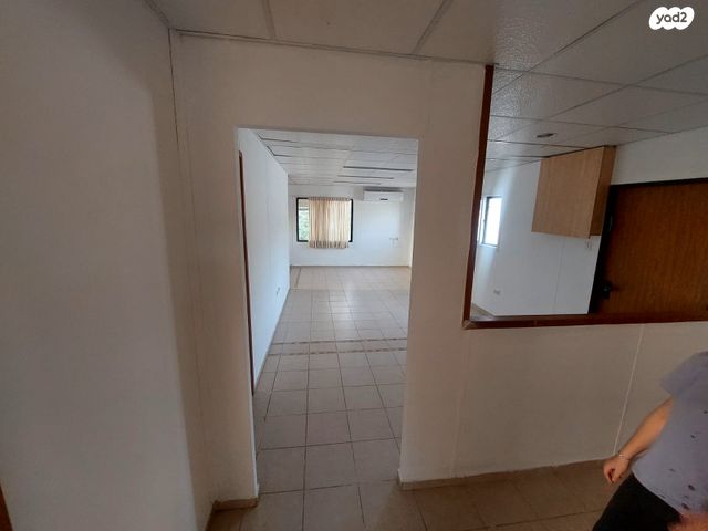 דירת גן, דבורה 1, דבורה, דבורה