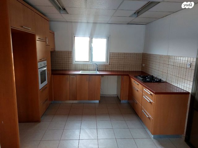 דירת גן, דבורה 1, דבורה, דבורה