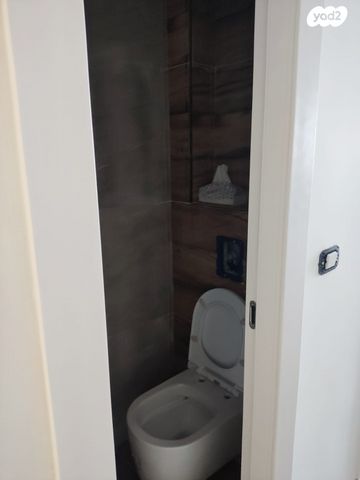 דירה, שדרות העצמאות 57, רוטשילד עצמאות, בת ים