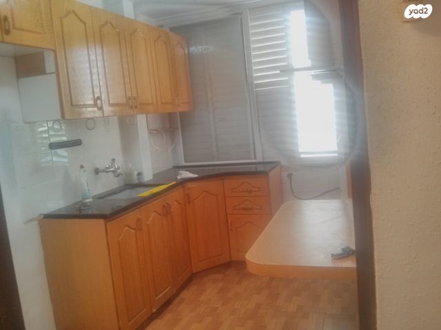 דירה, יחזקאל 82, עמידר, פרדס חנה כרכור