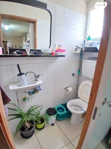 נווה שלום 23