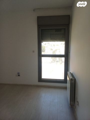 דירה, אברהם פררה 1, הולילנד, ירושלים