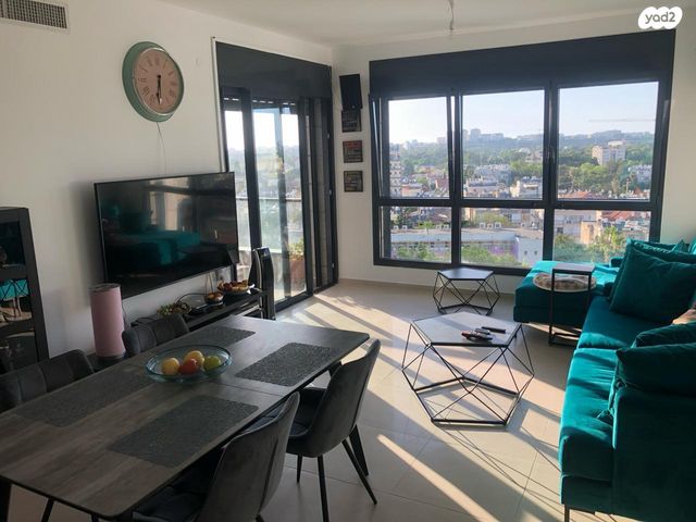 דרך זאב ז'בוטינסקי 105