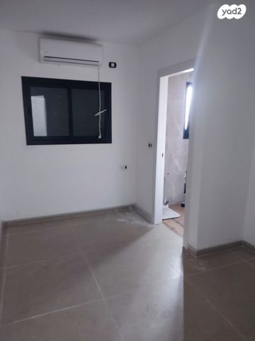 דירה, שדרות העצמאות 57, רוטשילד עצמאות, בת ים