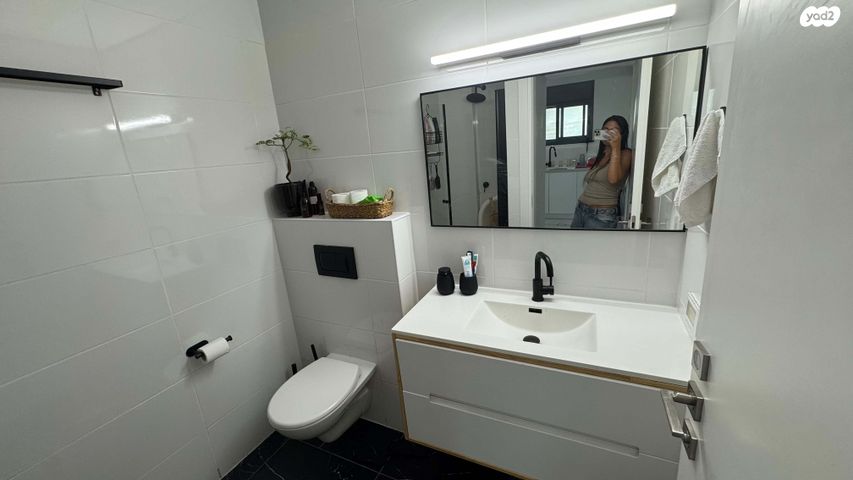 ז'בוטינסקי 13