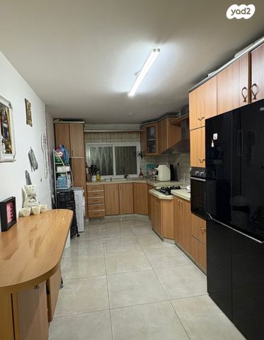 שלמה אבן גבירול 1