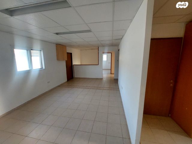 דירת גן, דבורה 1, דבורה, דבורה