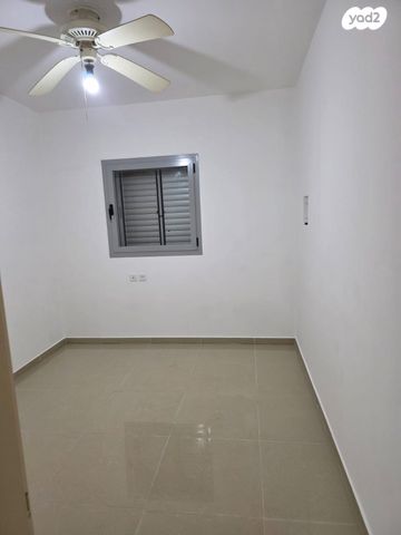 אריה עוזר 10