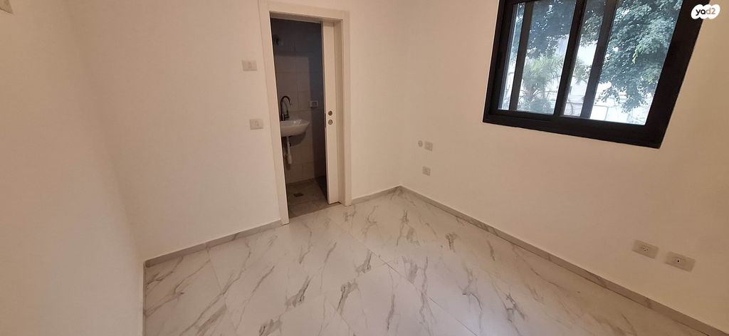 דירה, הרב שלום שבזי 54, שבזי, ראש העין