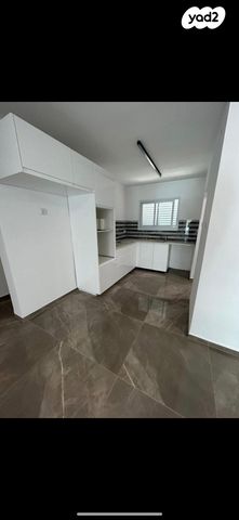 שדרות ירושלים 104